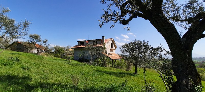 Villa Singola In Prossimità del Centro (C.da Loreto) Ariano Irpino
